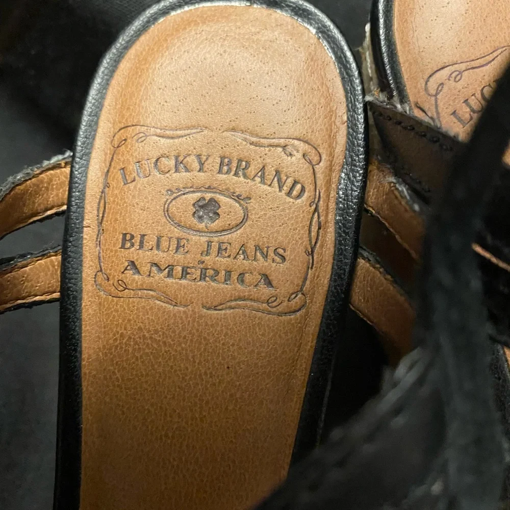 Lucky Brand-Black Strap, High Wedge-Size:8M‎